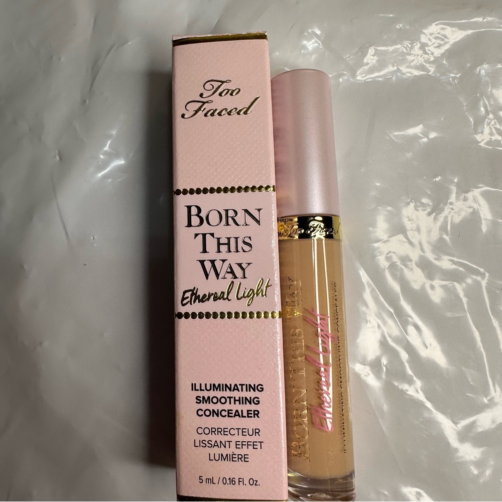Too Faced Born this way Ethereal Light Concealer - Graham Cracker